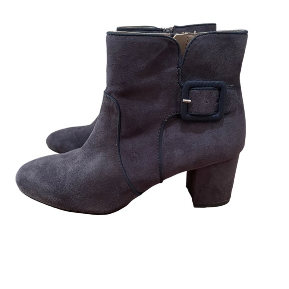 White Mountain Calisi Closed Toe Ankle Booties Grey Suede Size 8 - Picture 5 of 9